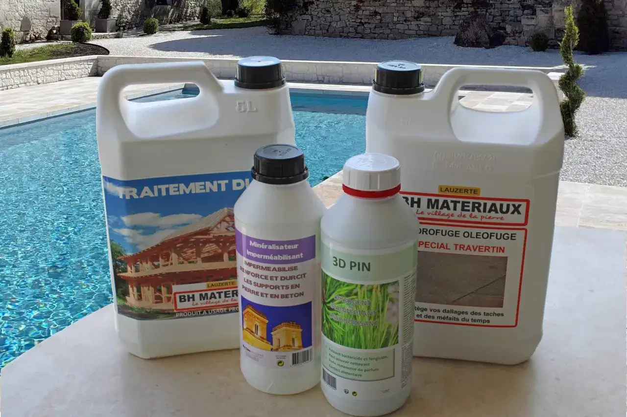Produits pour l'entretien de travertin : hydrofuge, min&eacute;ralisateur. Avis sur ces produits pour prot&eacute;ger vos dallages.